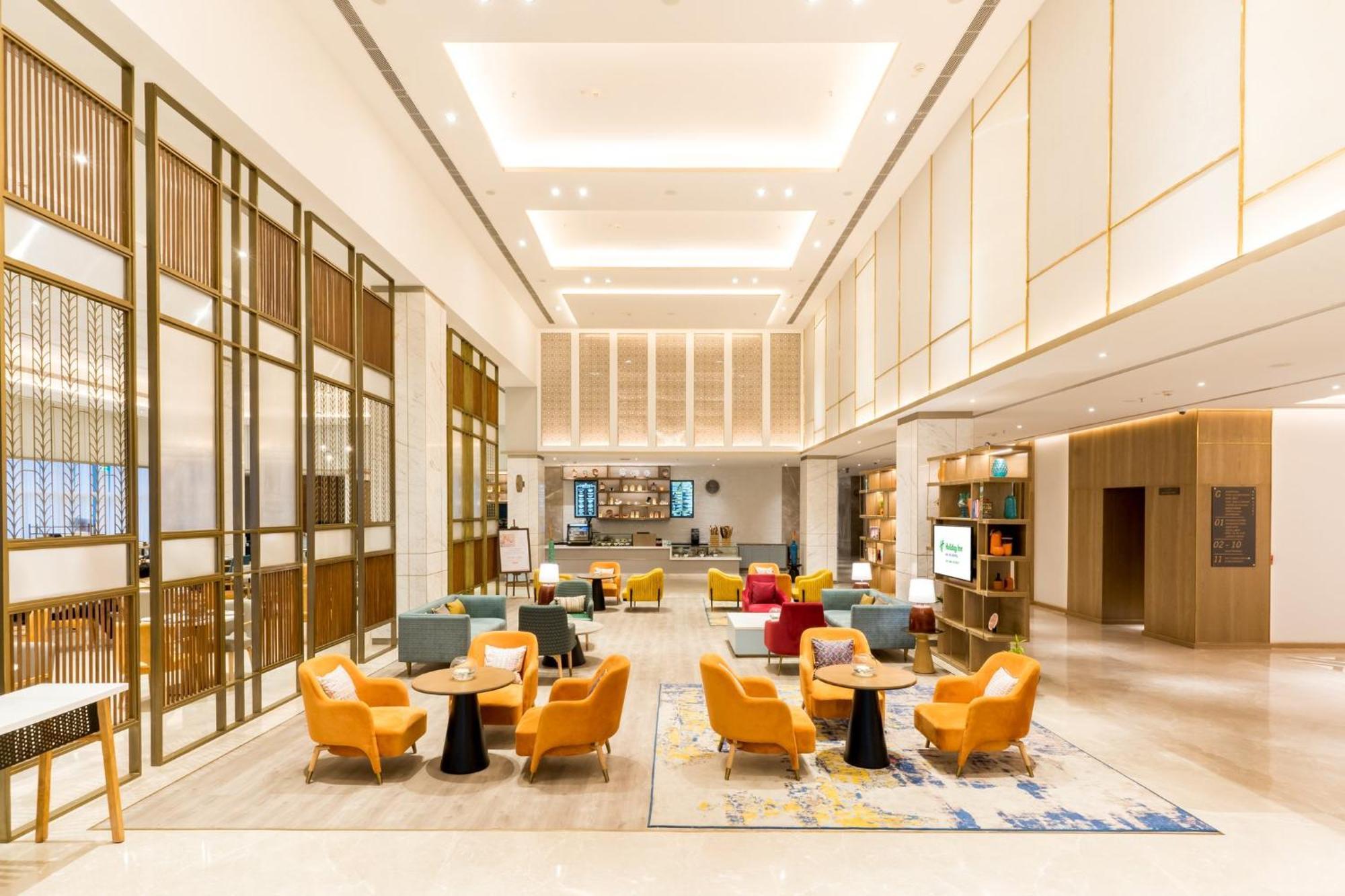 Holiday Inn Lucknow Airport By Ihg Exterior foto