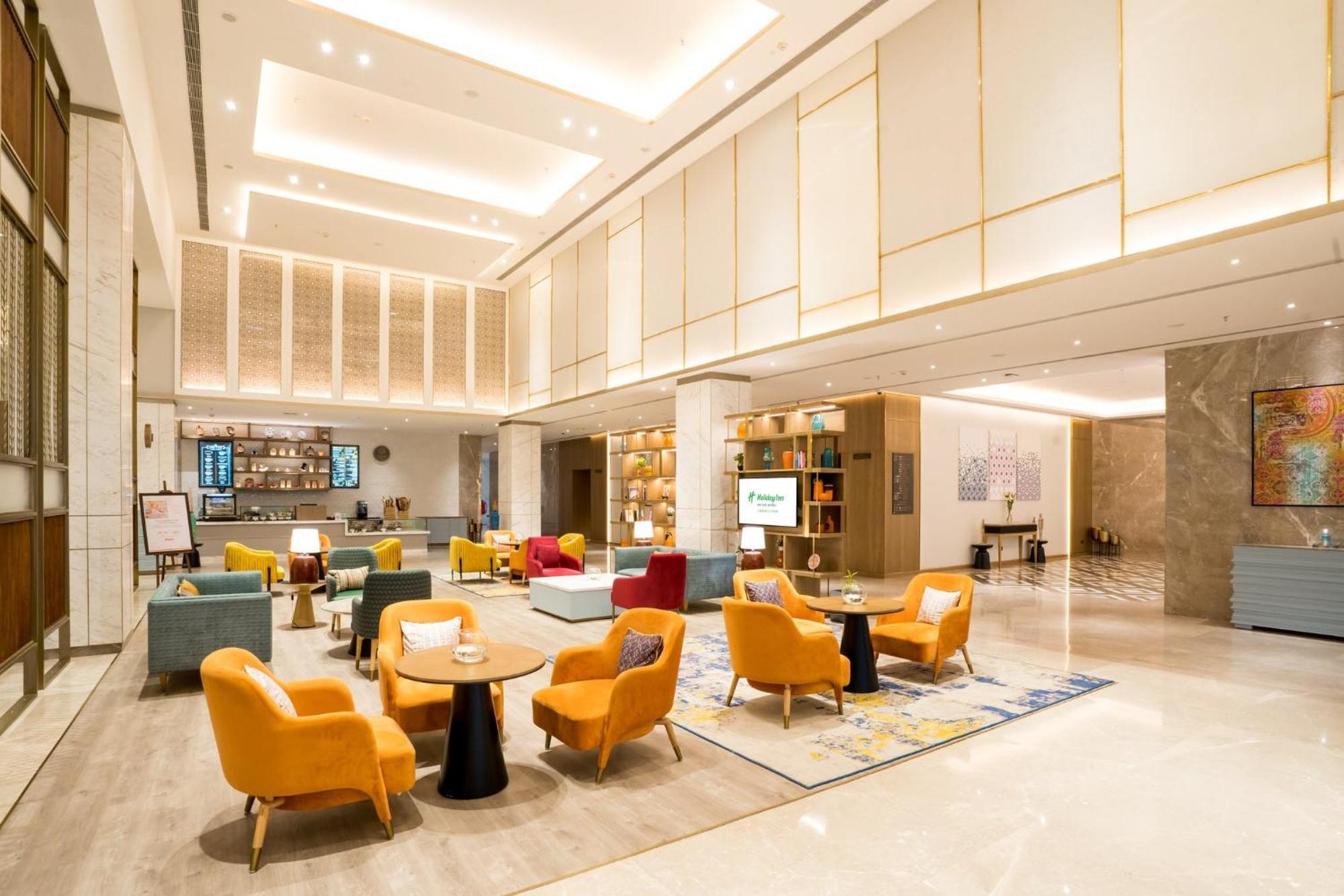 Holiday Inn Lucknow Airport By Ihg Exterior foto